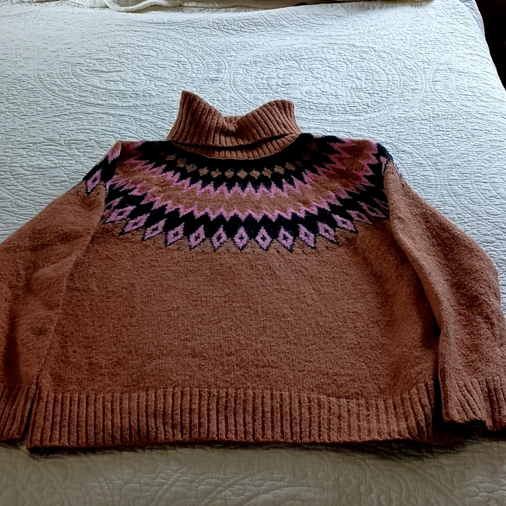 Aspen Fair Isle Turtleneck sweater, size M. Tan with pink and black print